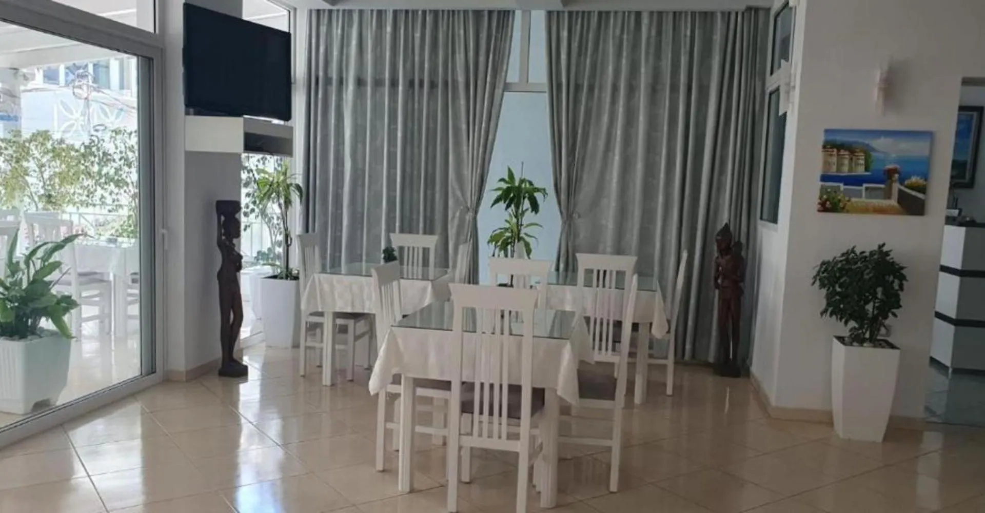 ***  Ceko Hotel Sarande Albania