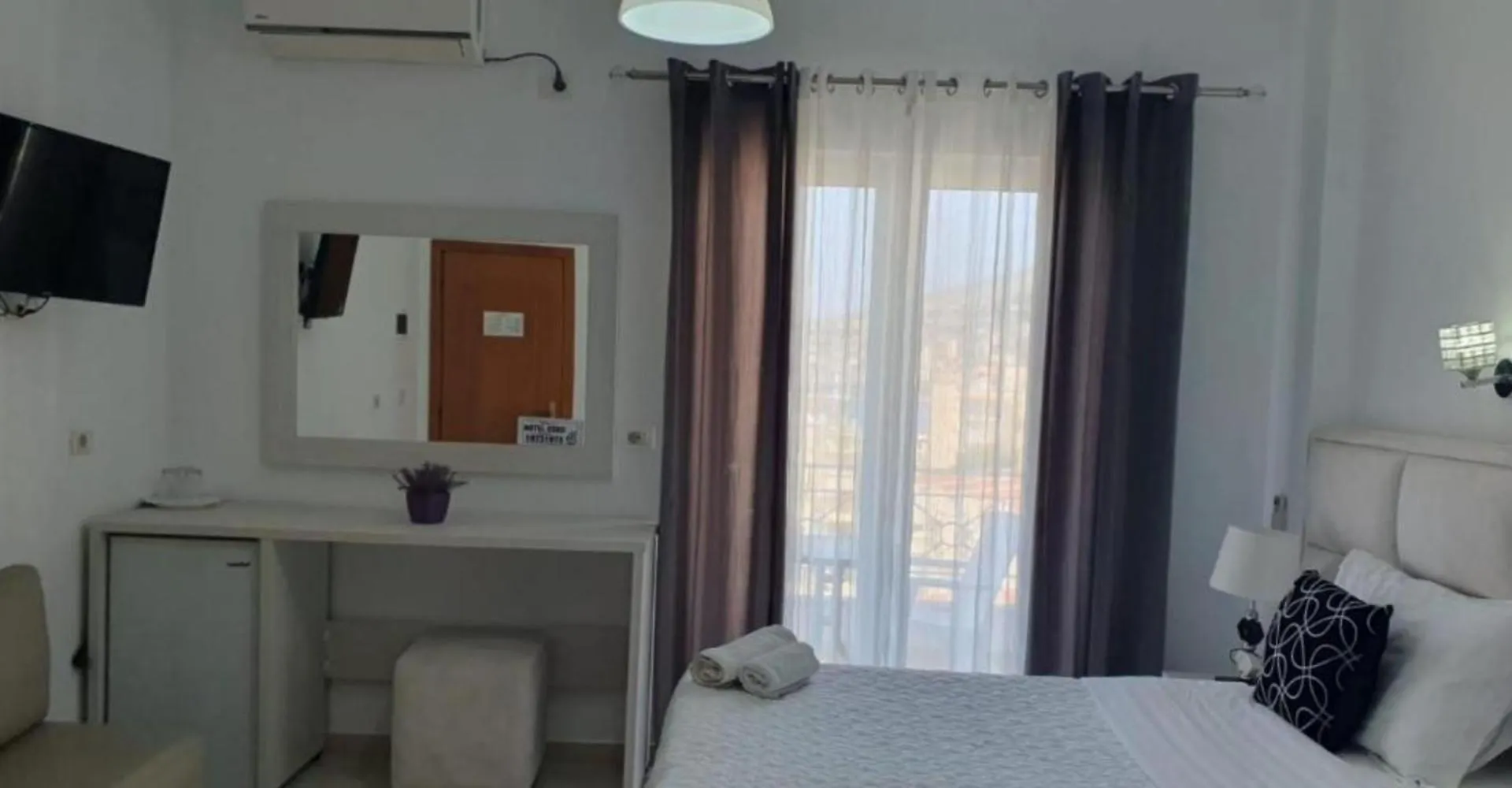 Ceko Hotel Sarande 3*,