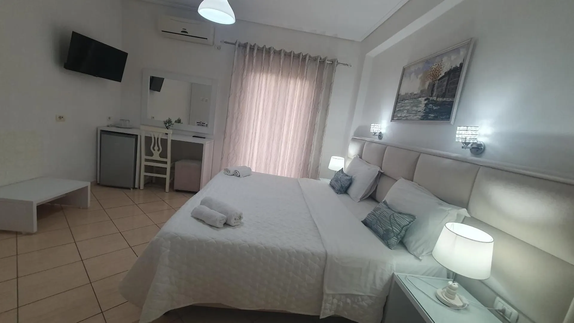 Ceko Hotel Sarande 3*,